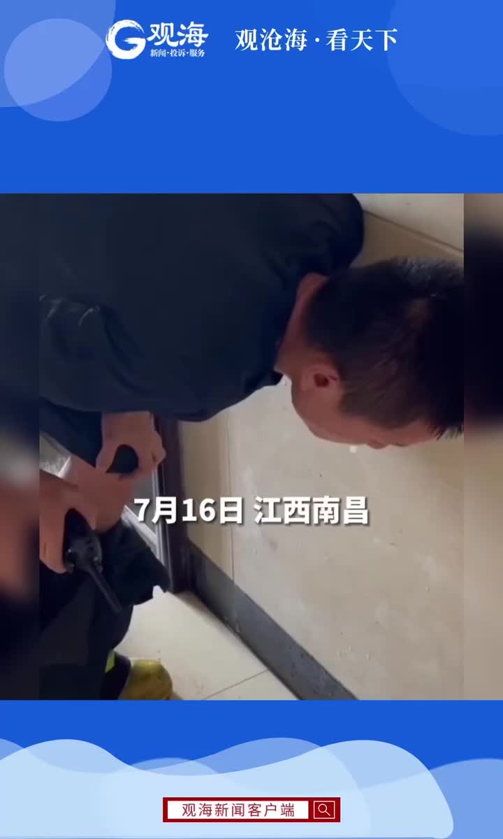 心疼！消防员40℃高温下灭火之后……